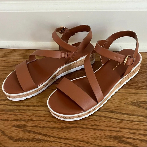 NWOB Marc Fisher Go Get Buckle Strap Sandal in Tan 6.5 - Picture 6 of 10